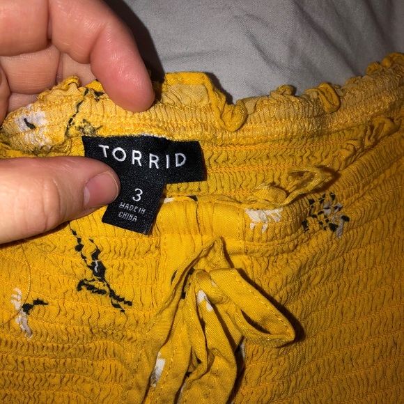 Off the shoulder, corseted peasant shirt - Picture 3 of 3